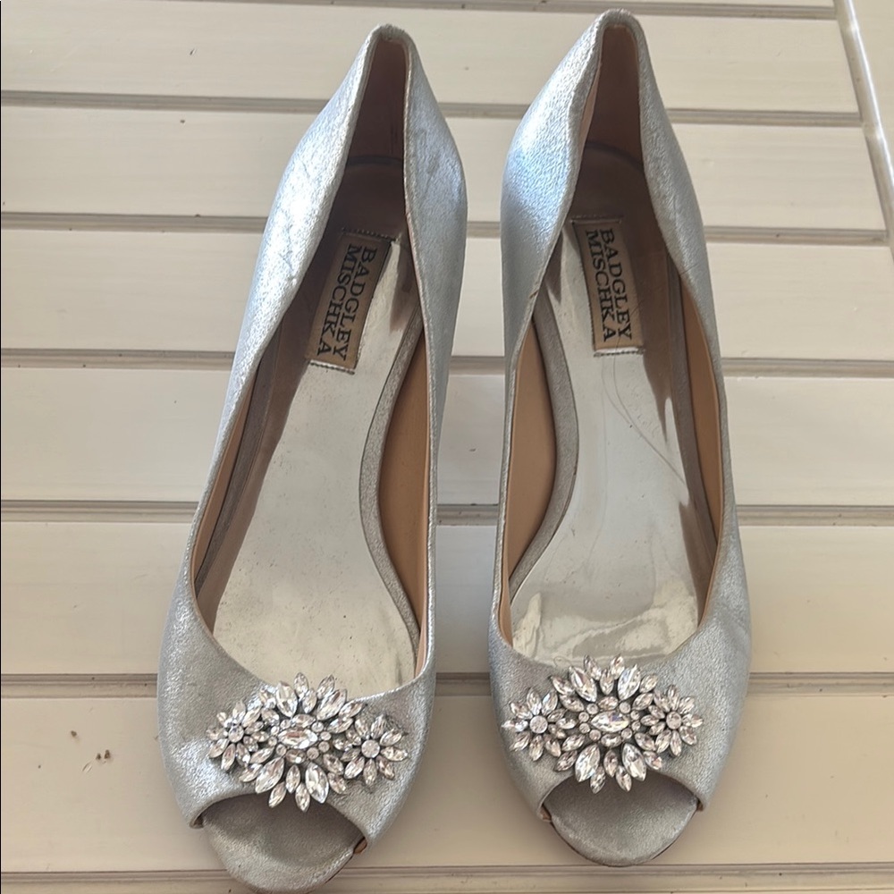Badgley Mischka Silver Peep-Toe Heels